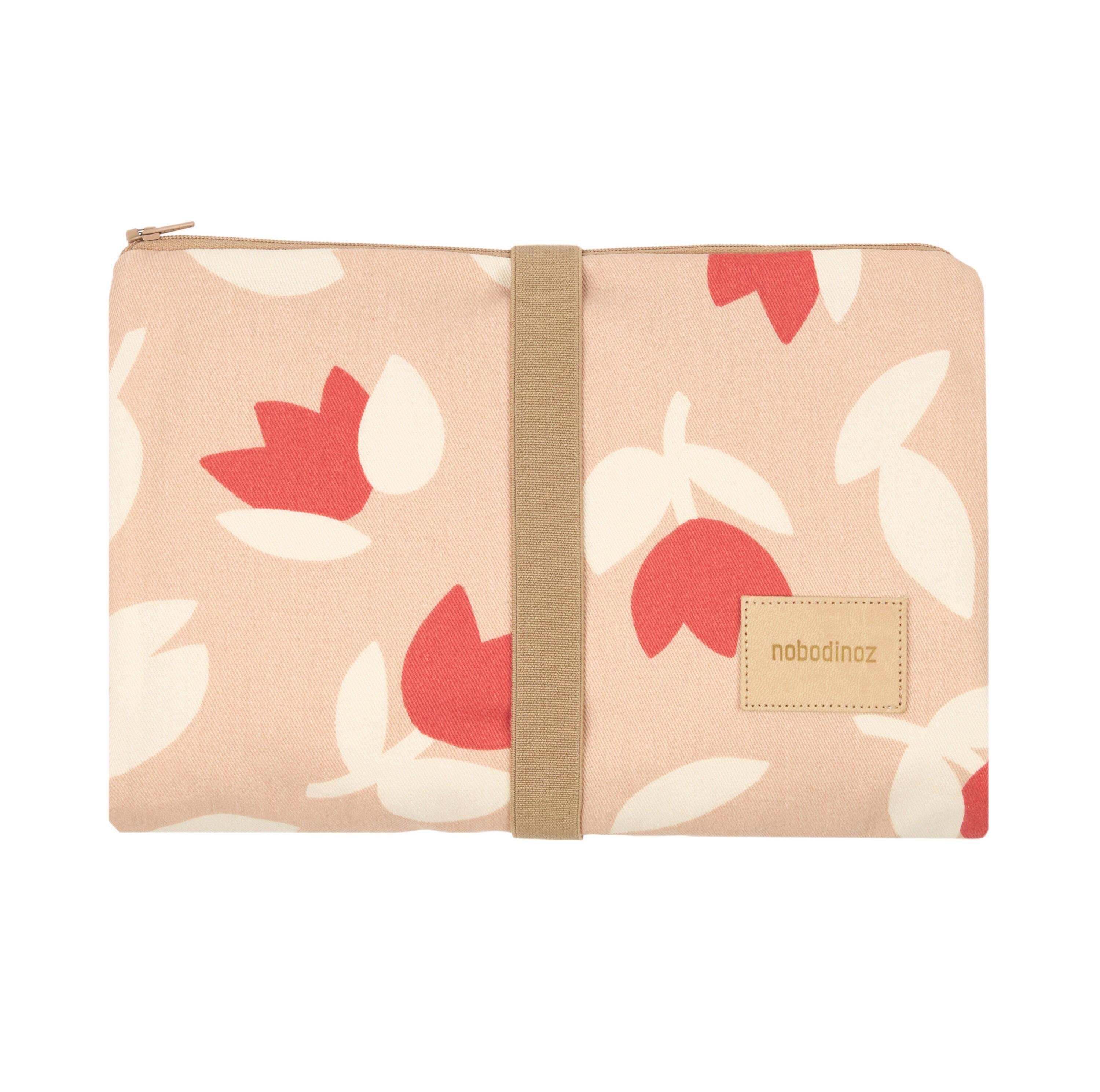 Nobodinoz Hyde Park Su Geçirmez Alt Değiştirme Matı // Red Tulip