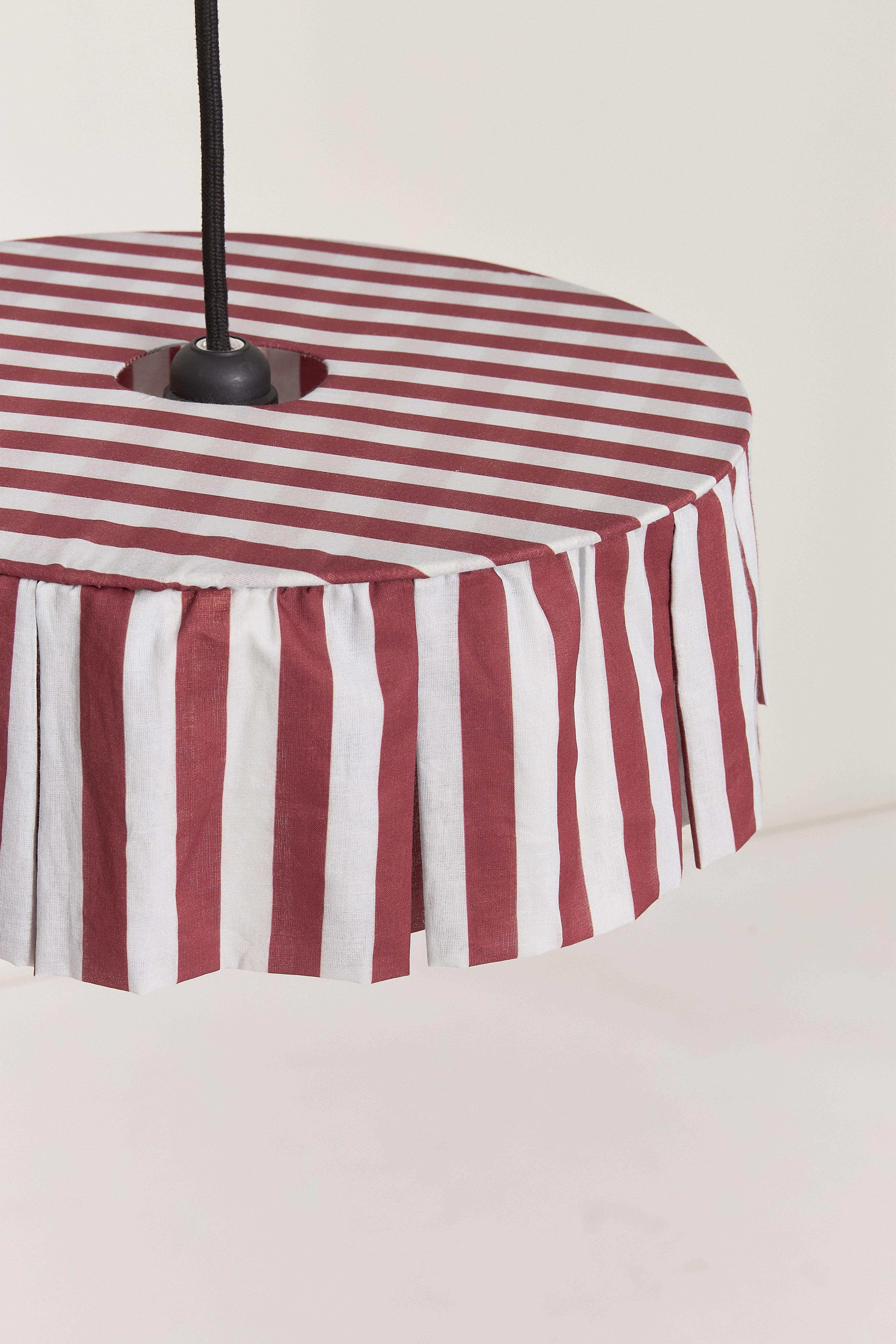Nobodinoz Vibes Aydınlatma Şapkası (40cm) // Maroon Stripes