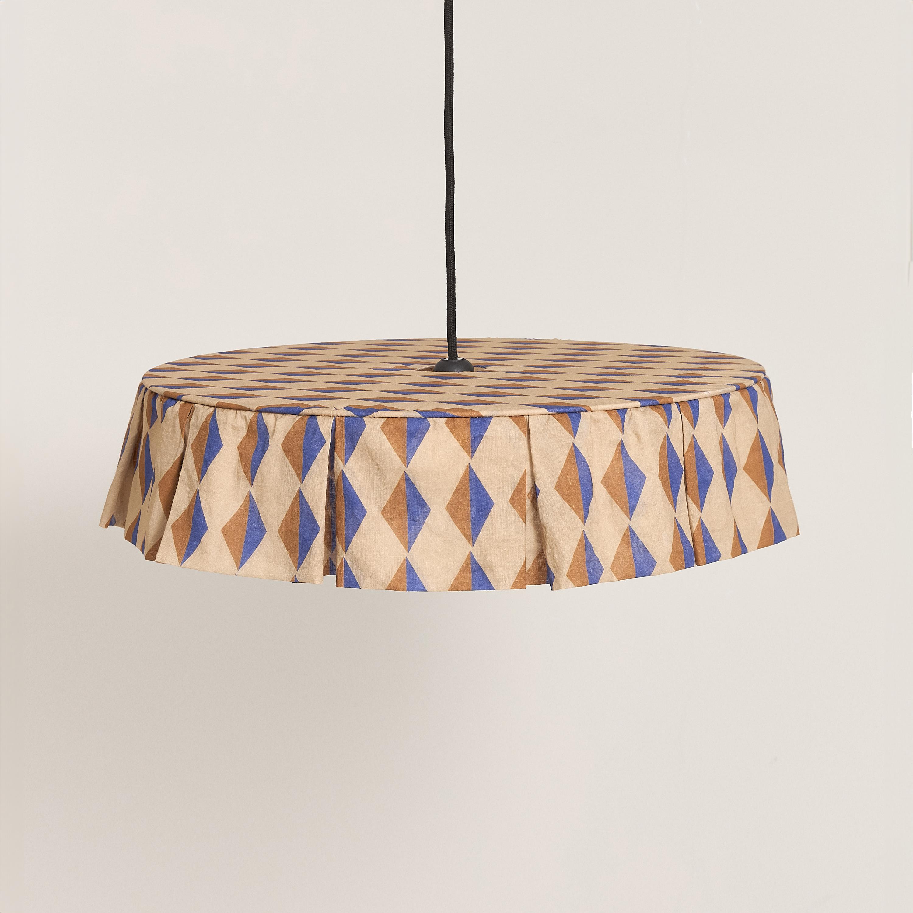 Nobodinoz Vibes Aydınlatma Şapkası (50 cm) // Brown Blue Harlequin