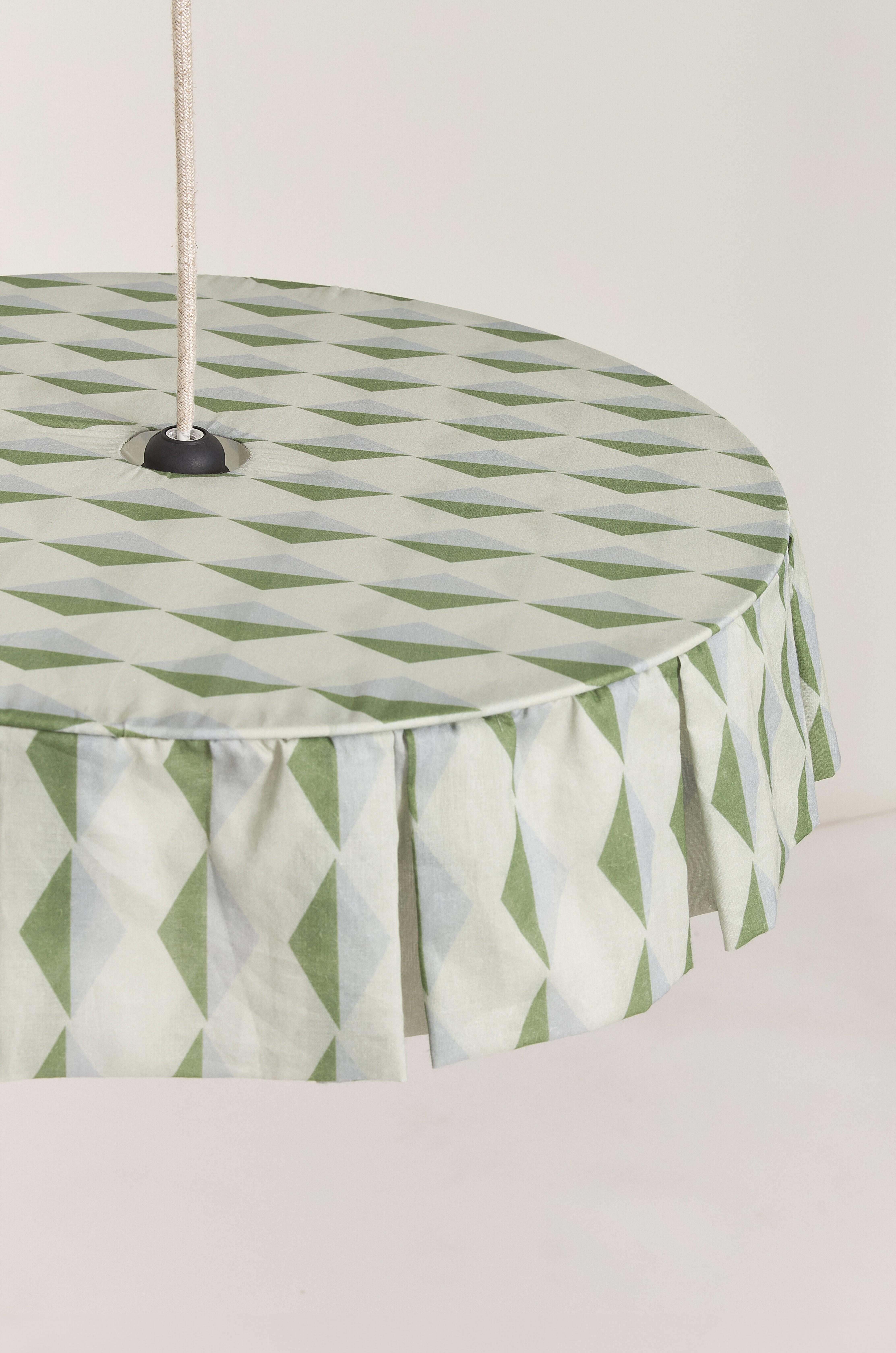 Nobodinoz Vibes Aydınlatma Şapkası (50 cm) // Green Blue Harlequin