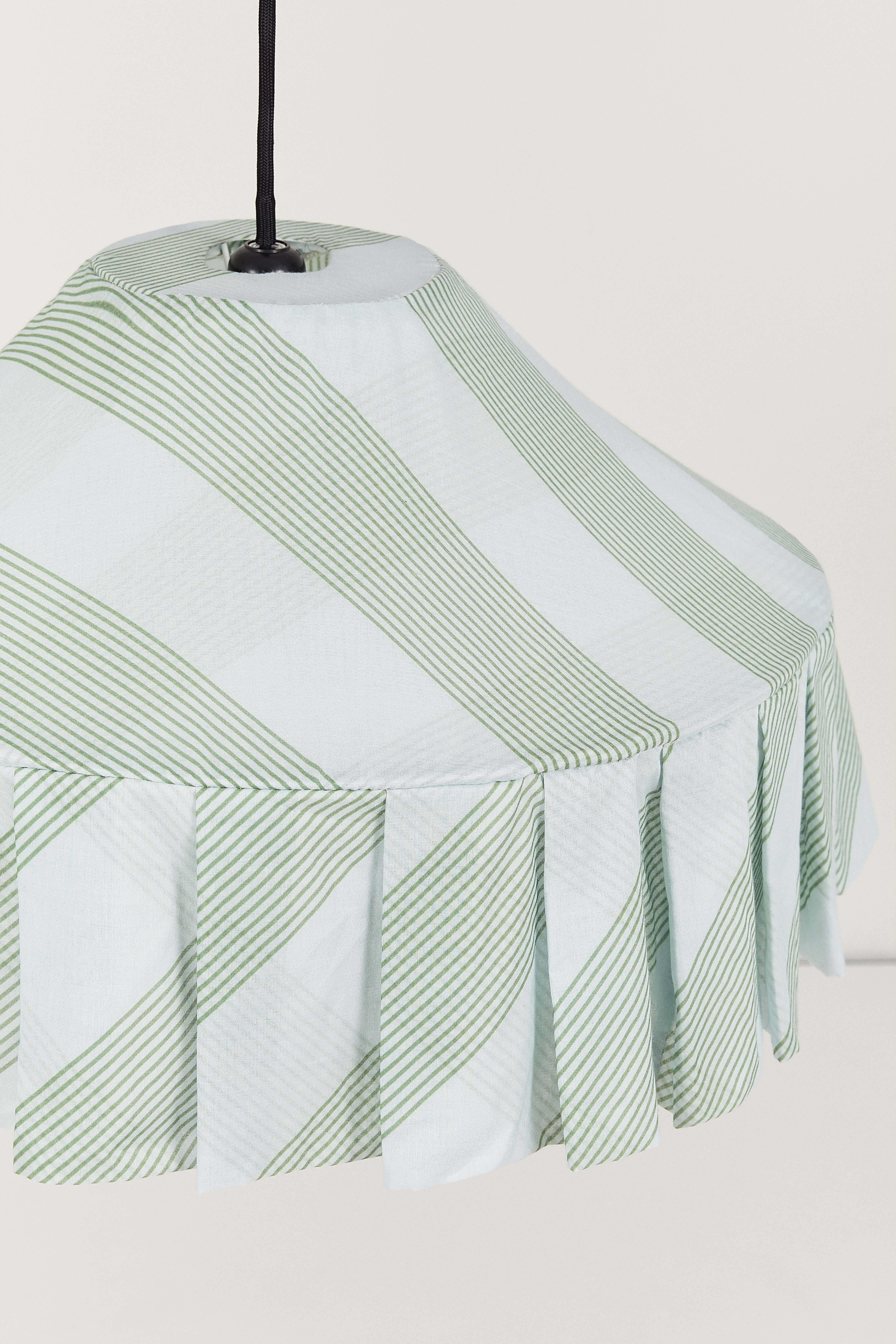 Nobodinoz Nicole Aydınlatma Şapkası (50 cm) // Green Diagonal Stripe