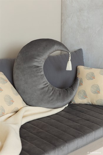 Nobodinoz Pierrot Moon Kadife Yastık // Slate Grey