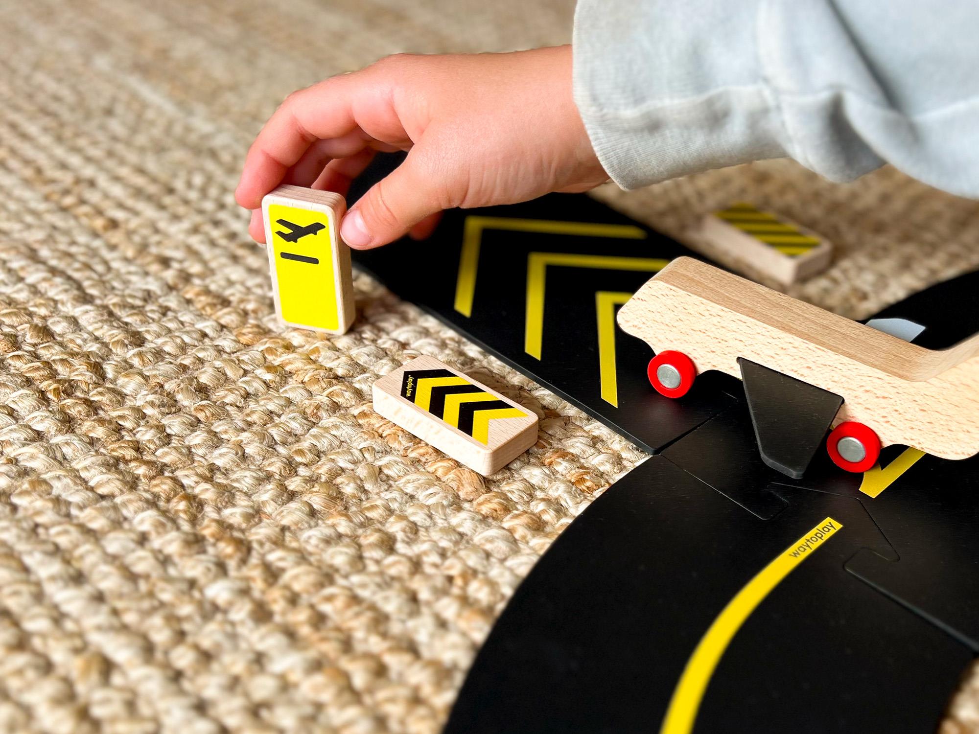 Waytoplay Roadblocks Yol İşaret Seti // Airport Signs